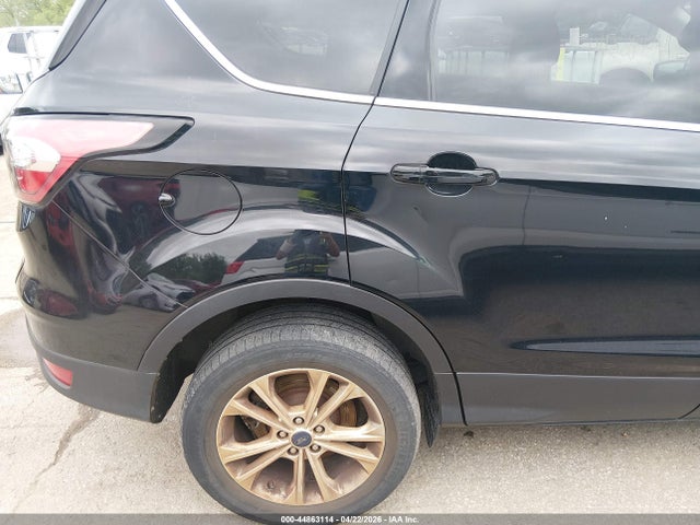 Продажа на аукционе авто 2017 Ford Escape Se, vin: 1FMCU0GD9HUE70005, номер лота: 44863114
