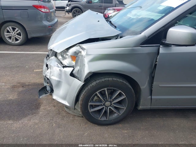 Продажа на аукционе авто 2017 Dodge Grand Caravan Sxt, vin: 2C4RDGCGXHR685879, номер лота: 44863222