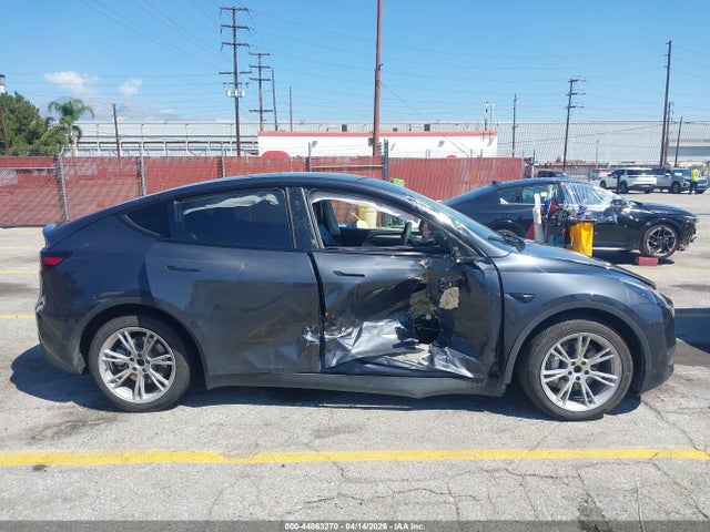 Продаж на аукціоні авто 2024 Tesla Model Y Long Range Dual Motor All-wheel Drive, vin: 7SAYGAEE8RF034696, номер лоту: 44863270