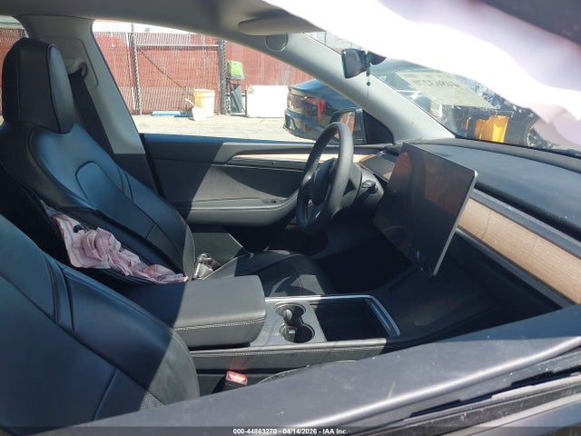 Продаж на аукціоні авто 2024 Tesla Model Y Long Range Dual Motor All-wheel Drive, vin: 7SAYGAEE8RF034696, номер лоту: 44863270