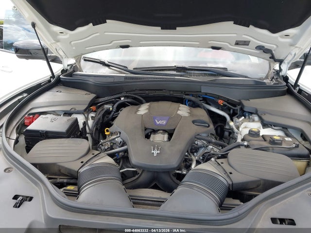 Продаж на аукціоні авто 2022 Maserati Levante Modena, vin: ZN661YUM2NX391751, номер лоту: 44863332