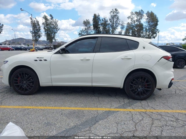 Продаж на аукціоні авто 2022 Maserati Levante Modena, vin: ZN661YUM2NX391751, номер лоту: 44863332