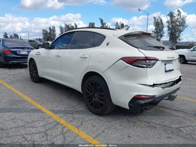 Продаж на аукціоні авто 2022 Maserati Levante Modena, vin: ZN661YUM2NX391751, номер лоту: 44863332