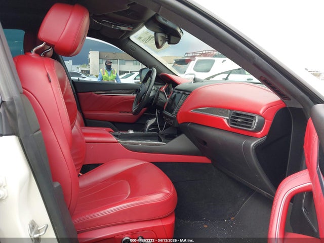 Продаж на аукціоні авто 2022 Maserati Levante Modena, vin: ZN661YUM2NX391751, номер лоту: 44863332
