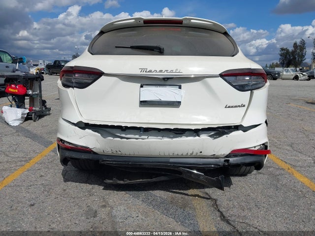 Продаж на аукціоні авто 2022 Maserati Levante Modena, vin: ZN661YUM2NX391751, номер лоту: 44863332