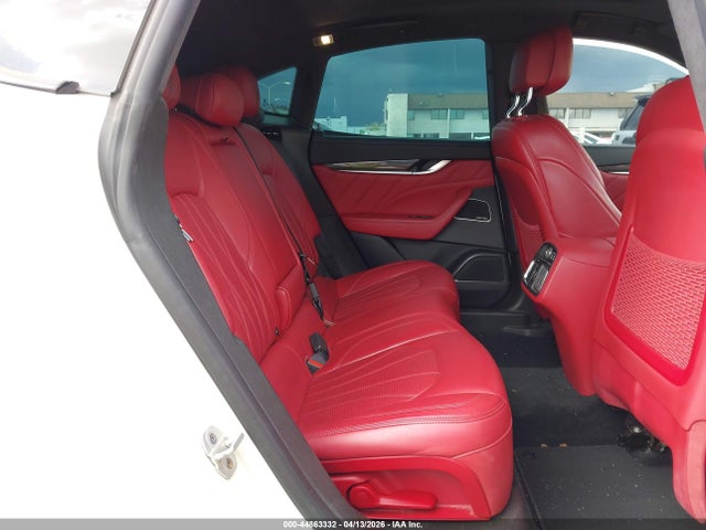 Продаж на аукціоні авто 2022 Maserati Levante Modena, vin: ZN661YUM2NX391751, номер лоту: 44863332
