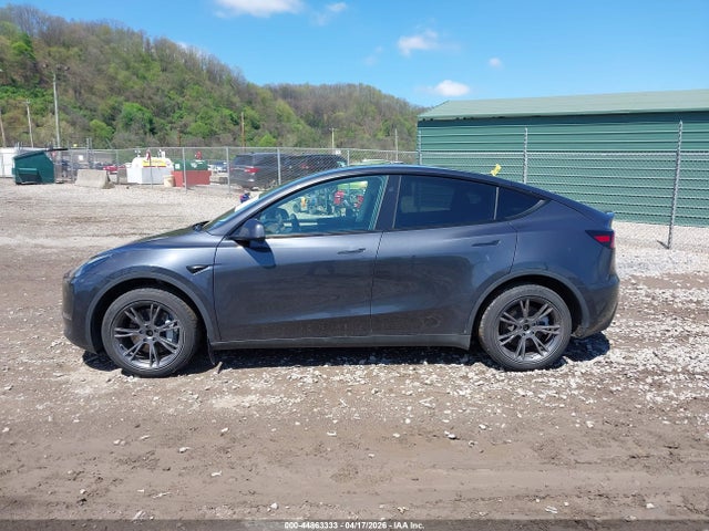 Продаж на аукціоні авто 2024 Tesla Model Y Long Range Dual Motor All-wheel Drive, vin: 7SAYGDEE2RF195076, номер лоту: 44863333