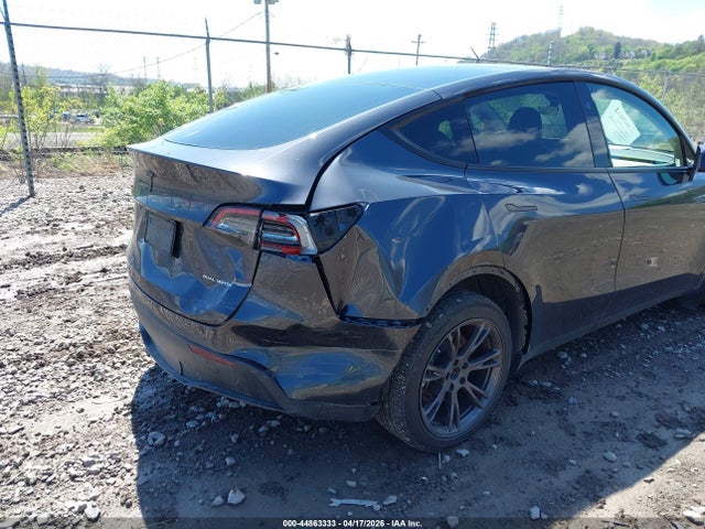 Продаж на аукціоні авто 2024 Tesla Model Y Long Range Dual Motor All-wheel Drive, vin: 7SAYGDEE2RF195076, номер лоту: 44863333