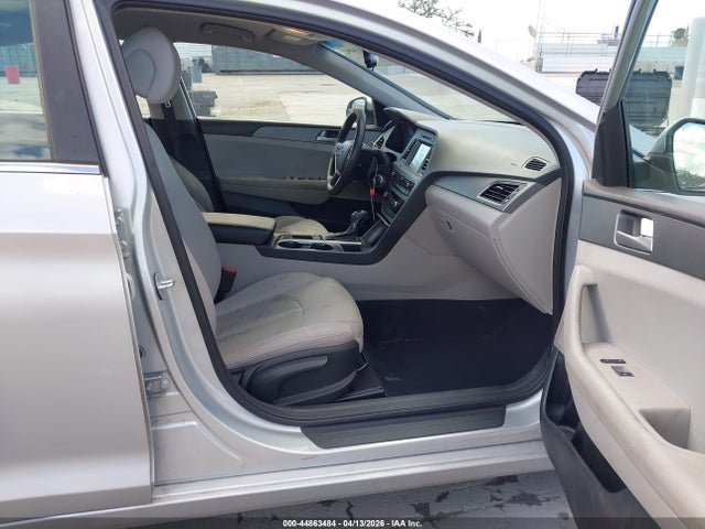 2016 HYUNDAI SONATA 5NPE24AF8GH346028 Photo 4