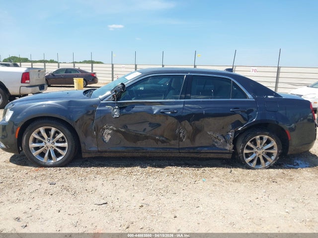 2016 Chrysler 300 Anniversary Edition მანქანა იყიდება აუქციონზე, vin: 2C3CCARG3GH288200, აუქციონის ნომერი: 44863580