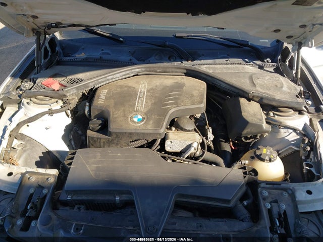 2015 Bmw 328i Xdrive მანქანა იყიდება აუქციონზე, vin: WBA3B3C51FJ983819, აუქციონის ნომერი: 44863621