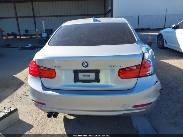 2015 Bmw 328i Xdrive მანქანა იყიდება აუქციონზე, vin: WBA3B3C51FJ983819, აუქციონის ნომერი: 44863621