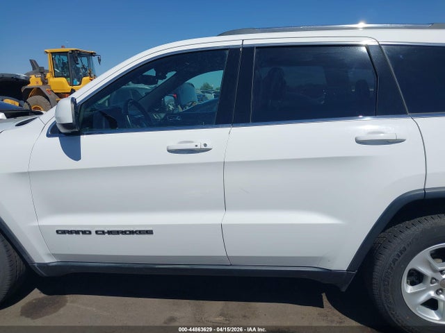1C4RJEAG7HC663833 Jeep Grand Cherokee Laredo 4x2