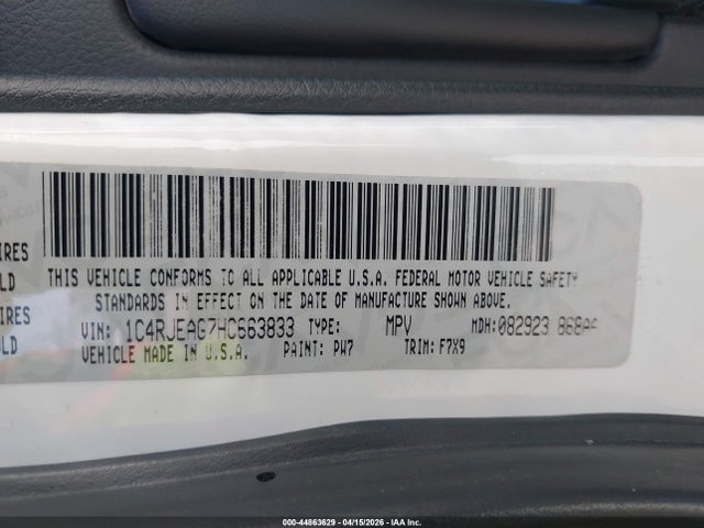 1C4RJEAG7HC663833 Jeep Grand Cherokee Laredo 4x2