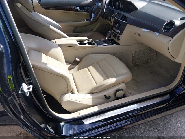 2014 MERCEDES-BENZ C 250 WDDGJ4HB1EG254863 Photo 4