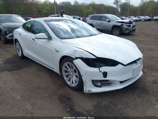 Продаж на аукціоні авто 2018 Tesla Model S 100d/75d/p100d, vin: 5YJSA1E28JF268805, номер лоту: 44863679