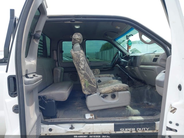 44863691 :رقم المزاد ، 1FTNX21FXYEC98152 vin ، 2000 Ford F-250 Lariat/xl/xlt مزاد بيع