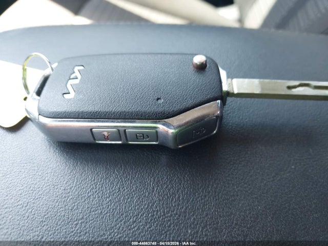 44863748 :رقم المزاد ، 5XYRG4LC1NG137417 vin ، 2022 Kia Sorento Lx مزاد بيع