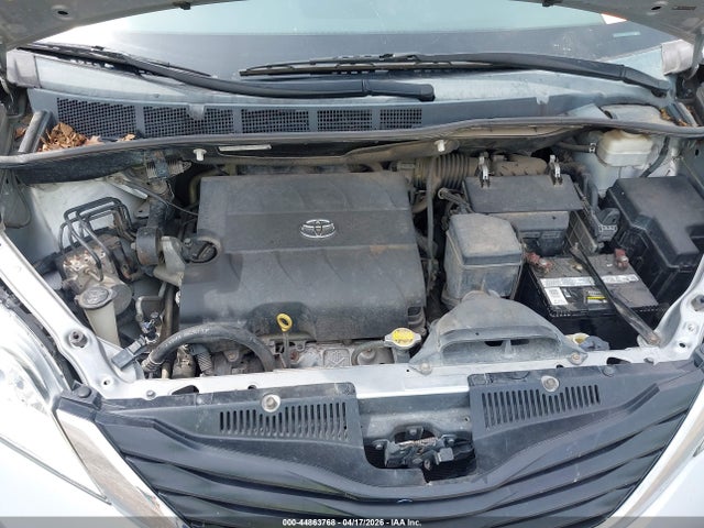 2014 Toyota Sienna Le V6 8 Passenger მანქანა იყიდება აუქციონზე, vin: 5TDKK3DC3ES467751, აუქციონის ნომერი: 44863768