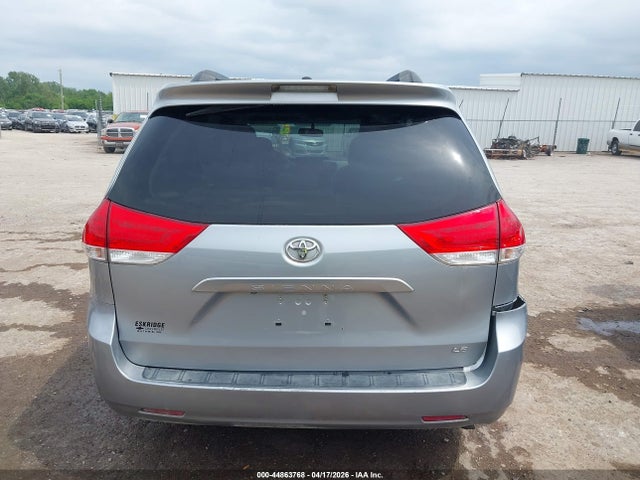2014 Toyota Sienna Le V6 8 Passenger მანქანა იყიდება აუქციონზე, vin: 5TDKK3DC3ES467751, აუქციონის ნომერი: 44863768