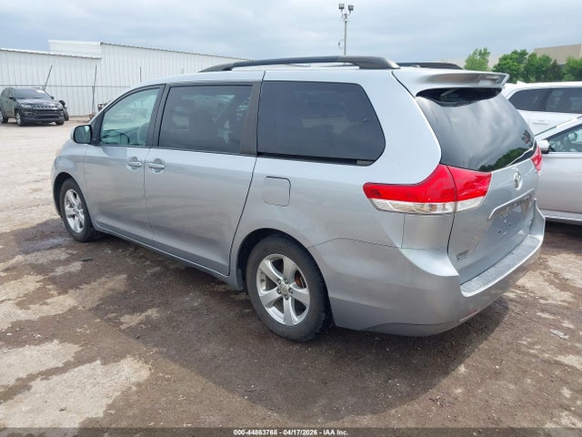 2014 Toyota Sienna Le V6 8 Passenger მანქანა იყიდება აუქციონზე, vin: 5TDKK3DC3ES467751, აუქციონის ნომერი: 44863768