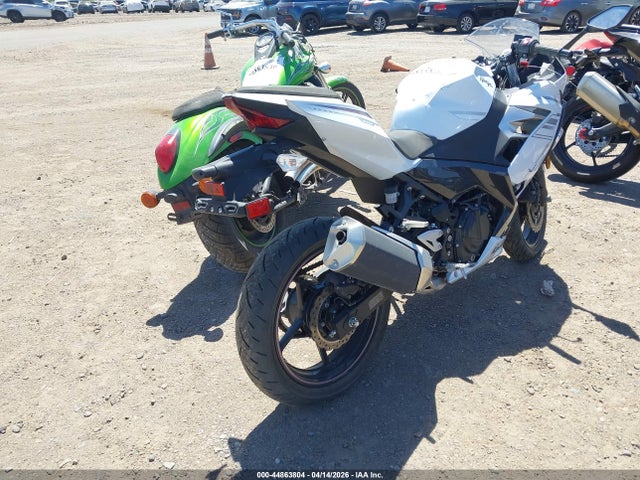JKAEXKG13PDAM3906 Kawasaki EX400