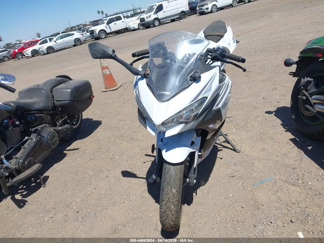 JKAEXKG13PDAM3906 Kawasaki EX400