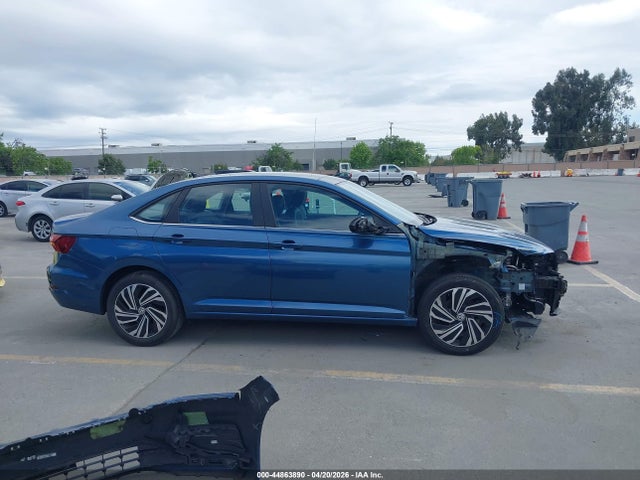 Продажа на аукционе авто 2020 Volkswagen Jetta 1.4t Sel, vin: 3VWEB7BU6LM038968, номер лота: 44863890