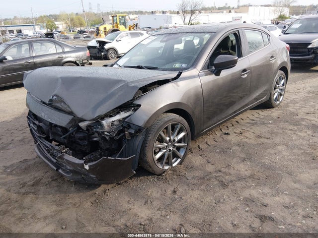 3MZBN1W31JM165794 Mazda Mazda3 Grand Touring