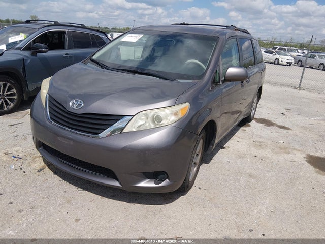 2011 TOYOTA SIENNA 5TDKK3DCXBS053359 Photo 1