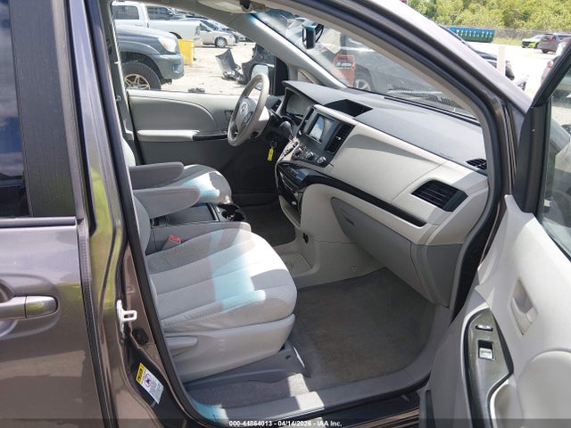 2011 TOYOTA SIENNA 5TDKK3DCXBS053359 Photo 4