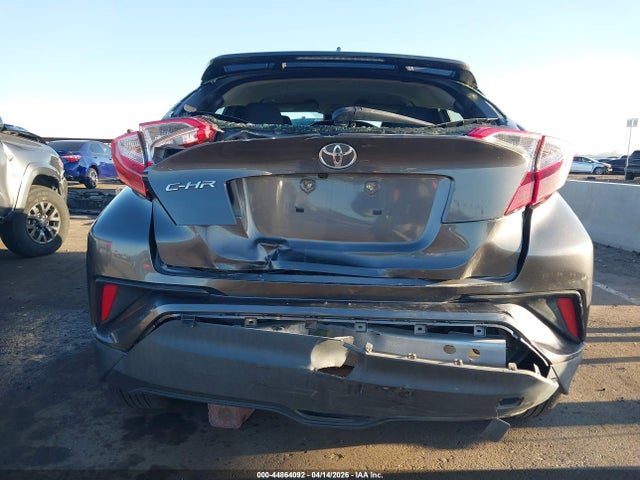 JTNKHMBX8M1112365 Toyota C-HR LE