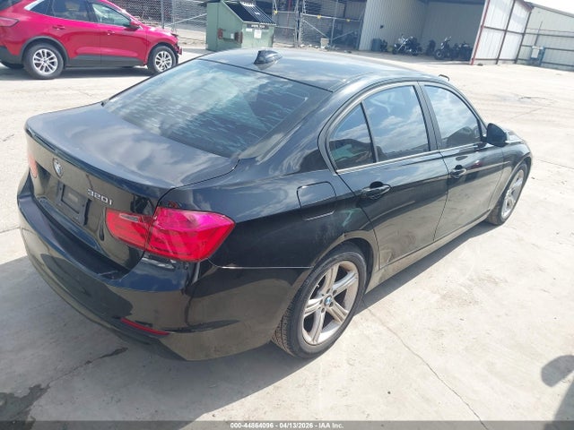 2015 BMW 320I WBA3B1G50FNT01794 Photo 3