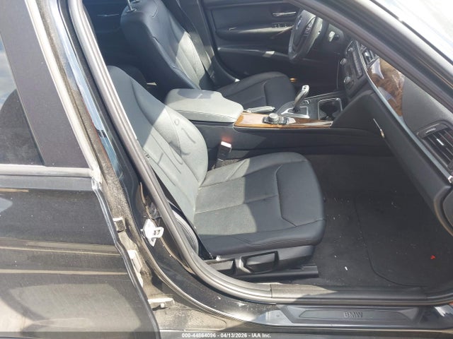 2015 BMW 320I WBA3B1G50FNT01794 Photo 4