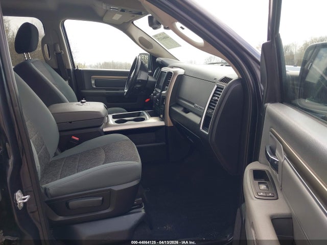 44864125 :رقم المزاد ، 1C6RR7LT4HS814526 vin ، 2017 Ram 1500 Big Horn  4x4 5'7 Box مزاد بيع