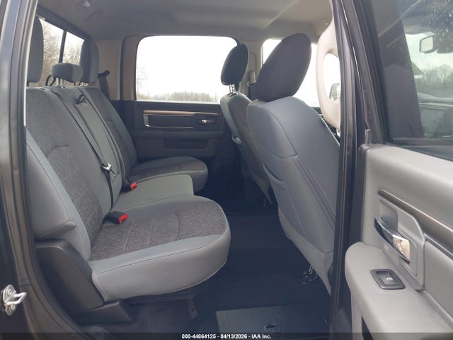 44864125 :رقم المزاد ، 1C6RR7LT4HS814526 vin ، 2017 Ram 1500 Big Horn  4x4 5'7 Box مزاد بيع