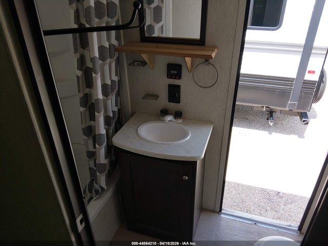 2019 Heartland Prowler 32lx მანქანა იყიდება აუქციონზე, vin: 5SFPB3622KE405220, აუქციონის ნომერი: 44864210