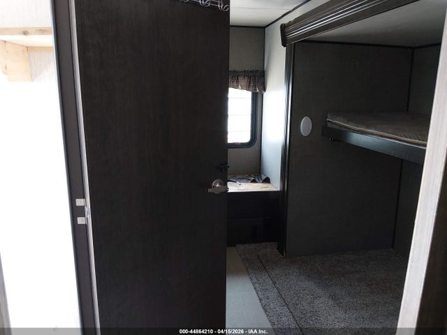 2019 Heartland Prowler 32lx მანქანა იყიდება აუქციონზე, vin: 5SFPB3622KE405220, აუქციონის ნომერი: 44864210