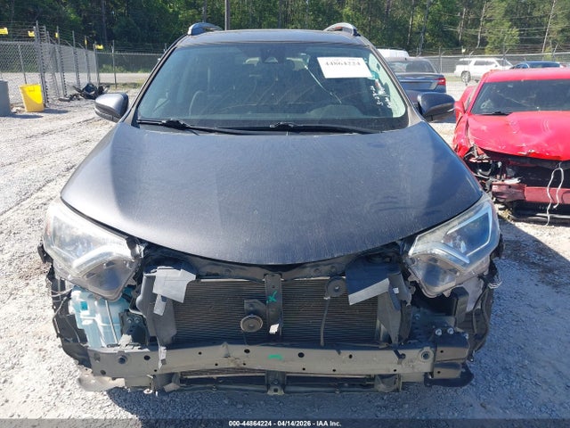 2T3WFREV4JW504629 Toyota Rav4 Xle
