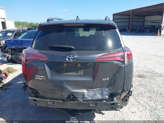 2T3WFREV4JW504629 Toyota Rav4 Xle