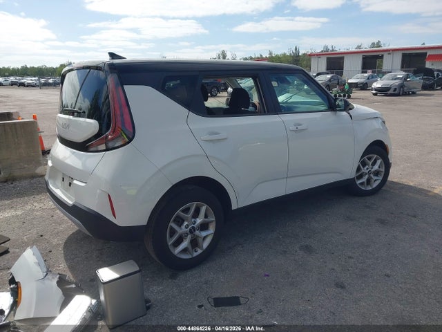 44864236 :رقم المزاد ، KNDJ23AU9P7214830 vin ، 2023 Kia Soul S مزاد بيع