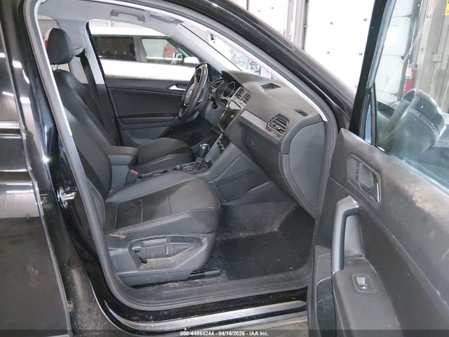 2020 Volkswagen Tiguan 2.0t Se/2.0t Se R-line Black/2.0t Sel მანქანა იყიდება აუქციონზე, vin: 3VV2B7AX0LM058183, აუქციონის ნომერი: 44864244