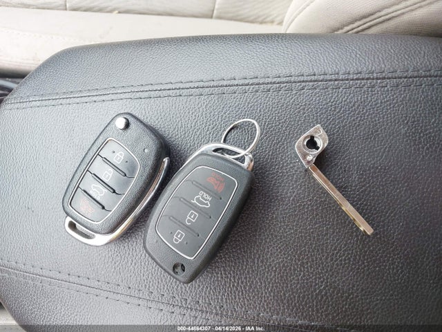 5NMZTDLB2HH004601 Hyundai Santa Fe Sport 2.4l