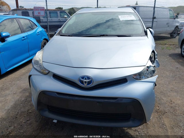 Toyota Prius V Three 2015 JTDZN3EU8FJ033255 Image 12