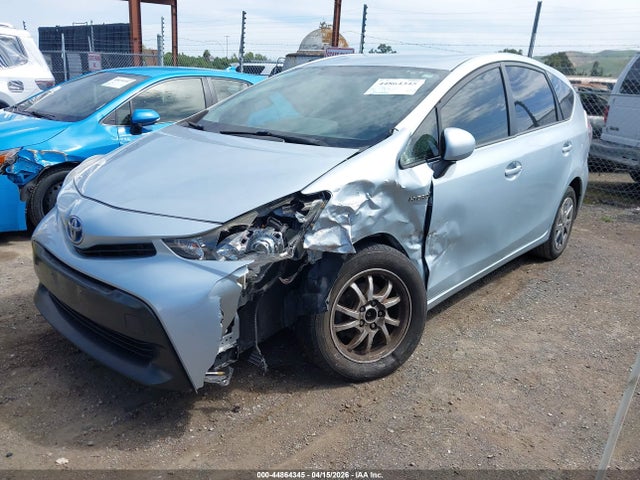 Toyota Prius V Three 2015 JTDZN3EU8FJ033255 Image 2