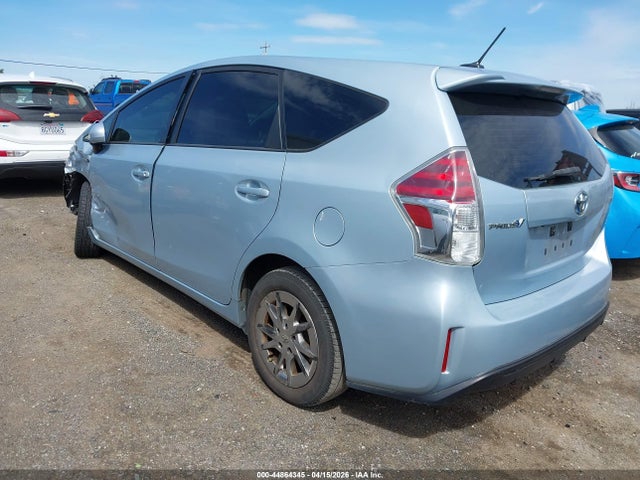 Toyota Prius V Three 2015 JTDZN3EU8FJ033255 Image 3