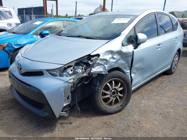 Toyota Prius V Three 2015 JTDZN3EU8FJ033255 Image 6