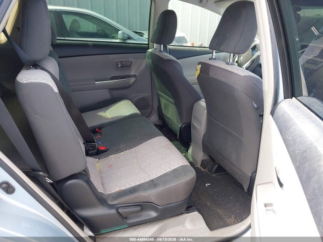 Toyota Prius V Three 2015 JTDZN3EU8FJ033255 Image 8
