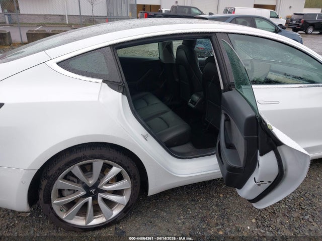 Продажа на аукционе авто 2019 Tesla Model 3 Long Range/performance, vin: 5YJ3E1EB7KF390453, номер лота: 44864361