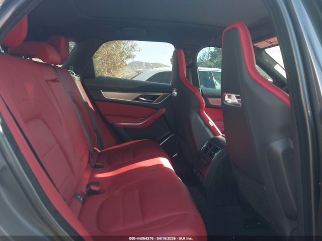 2024 Jaguar F-pace R-dynamic S P400 Awd Automatic მანქანა იყიდება აუქციონზე, vin: SADCT2FU4RA720326, აუქციონის ნომერი: 44864376